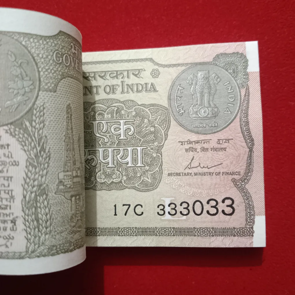 One Rs Rare Full Serial Semi Fancy Number Bundle Finance Minister Shakti kant Das Year 2017 Reserve Bank of India 333001
