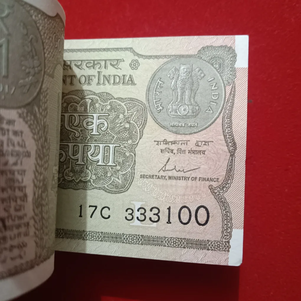 One Rs Rare Full Serial Semi Fancy Number Bundle Finance Minister Shakti kant Das Year 2017 Reserve Bank of India 333001