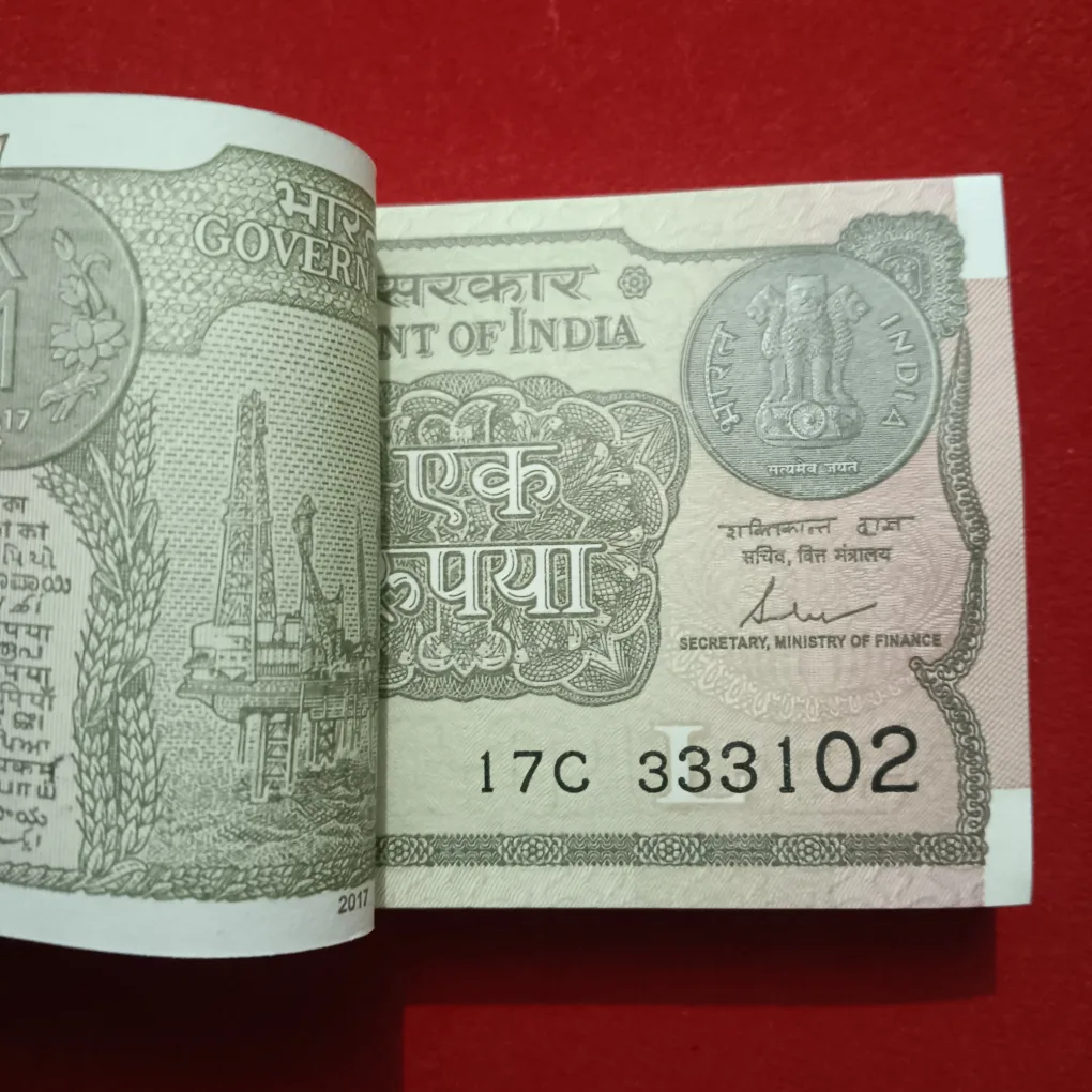One Rs Rare Full Serial Semi Fancy Number Bundle Finance Minister Shakti kant Das Year 2017 Reserve Bank of India 333101