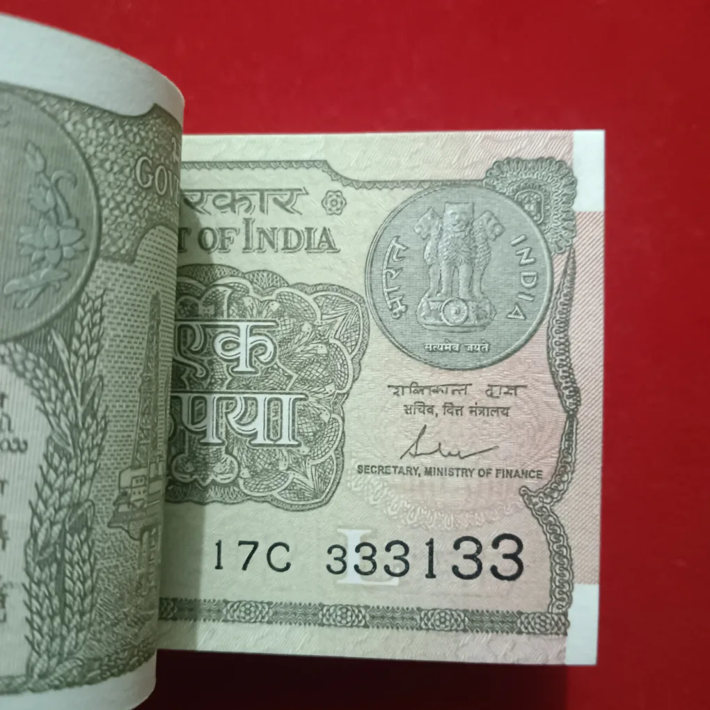 One Rs Rare Full Serial Semi Fancy Number Bundle Finance Minister Shakti kant Das Year 2017 Reserve Bank of India 333101