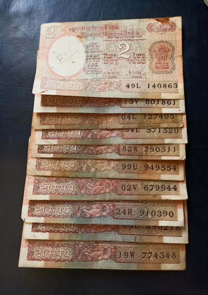 Reserve Bank of India Denominaton 2₹ Condition as per image Same and similar note available