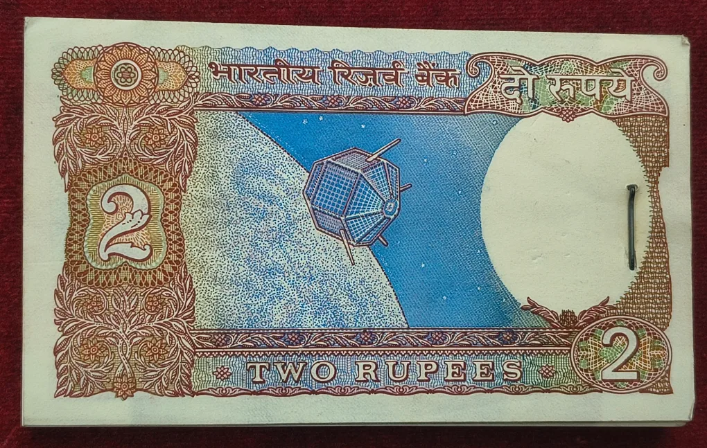2 Rupees (Satellite) Governor S. Venkitraman Rare Unc (76 Note) Serial Packet
