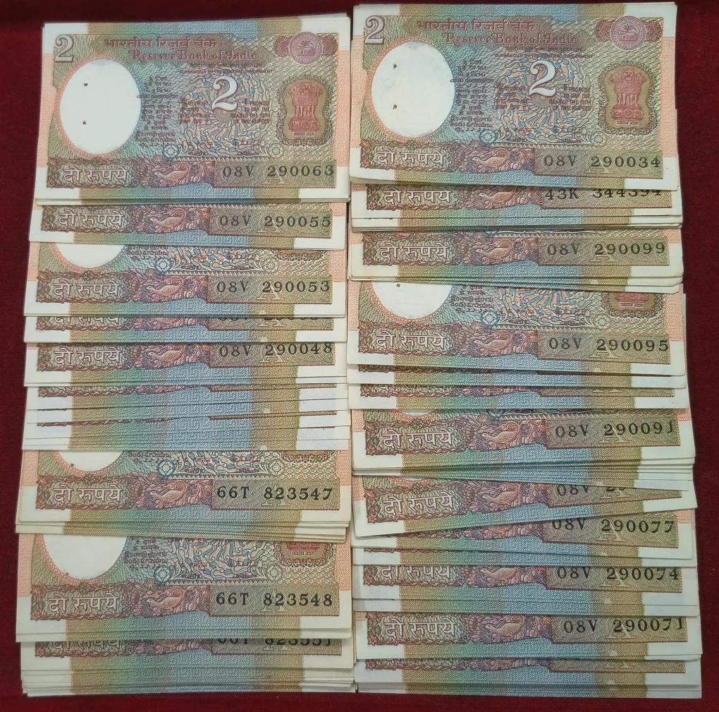 2 Rupees Mix Governor Rare Unc (100 Note) Non-Serial Packet