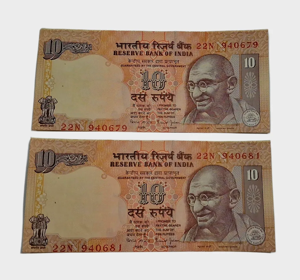 10 Rupees Sign BIMAL JALAN with SHIFTING & WHITE LINE Errors Same Series 2 Notes are in Crisp UNC Conditions.