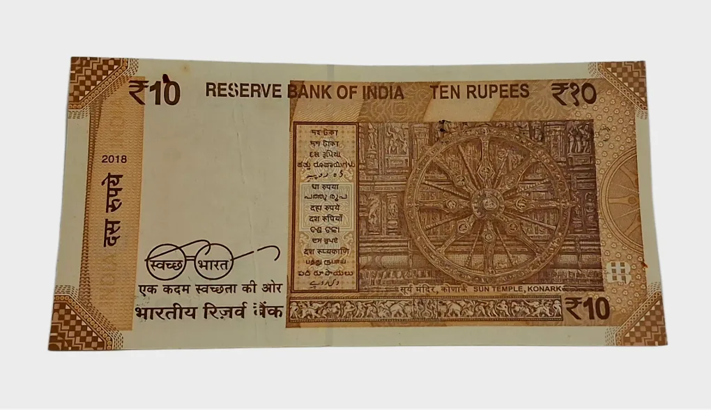10 Rupees Sign URGIT PATEL Year 2018 CREASE Error in Crisp UNC Condition.