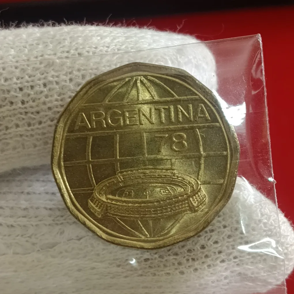Rare Argentina 78 Fifa World Cup Soccer 100 Pesos Proof Coin Issue By Argentina F15