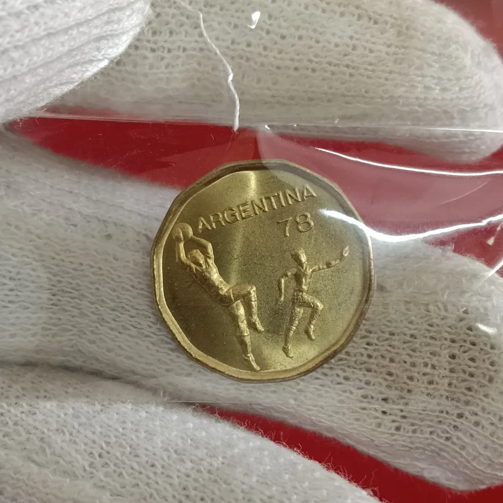Rare 20 PESOS Argentina 78 FIFA World Cup Soccer 1977 Year Proof Coin Issued Argentina F26