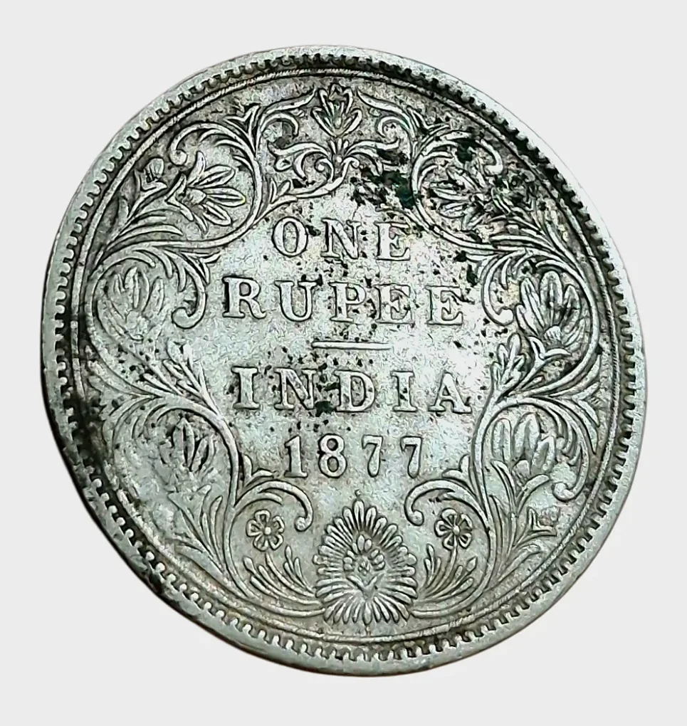 British India Silver Rupee Year 1877 Dot Queen VICTORIA EMPRESS with CLOCK ROTATION Error **RARE** Collectable Grade.