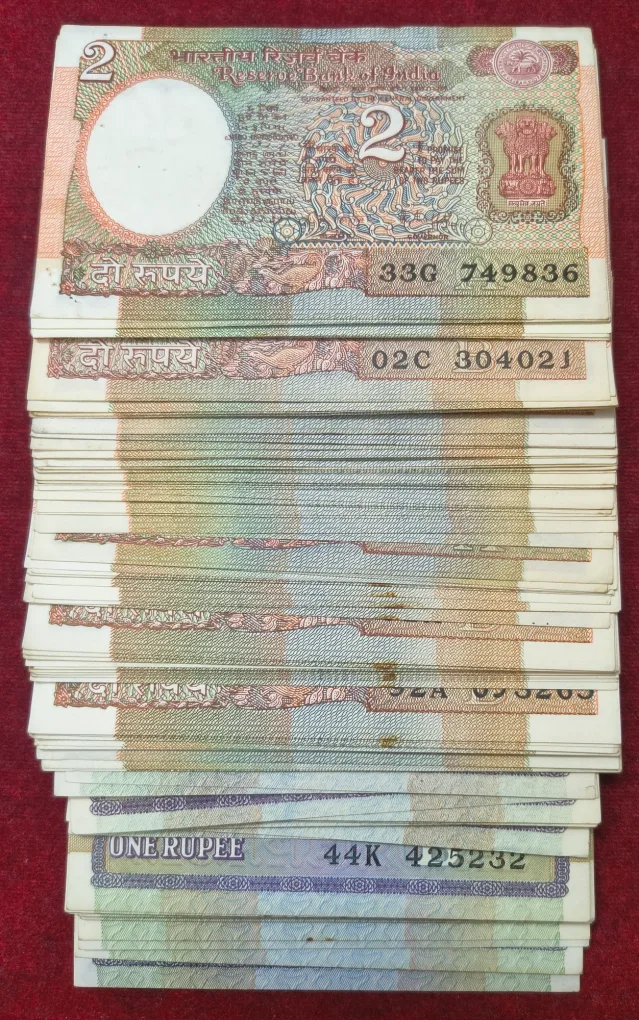 1 & 2 RUPEES OLD ISSUE UNC 100 NOTE PACKET (  NON-SERIAL)