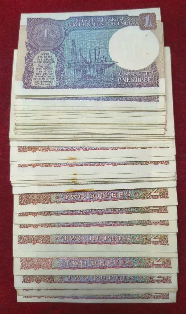 1 & 2 RUPEES OLD ISSUE UNC 100 NOTE PACKET (  NON-SERIAL)